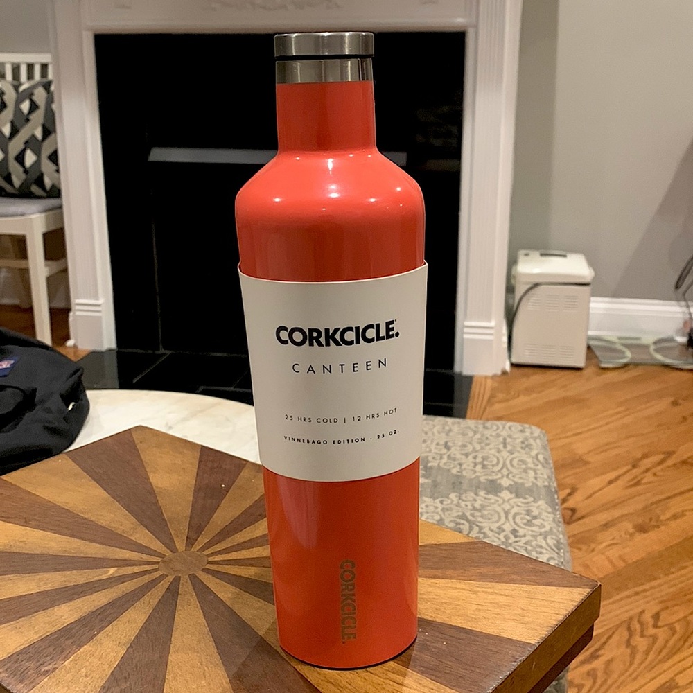 Corkcicle Canteen. Vinnebago Edition. 25oz. NWT!!